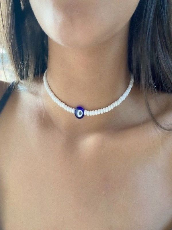 Beyaz%20Boncuk.%20Lacivert%20Nazar%20Boncuklu%20%20Choker%20Kolye